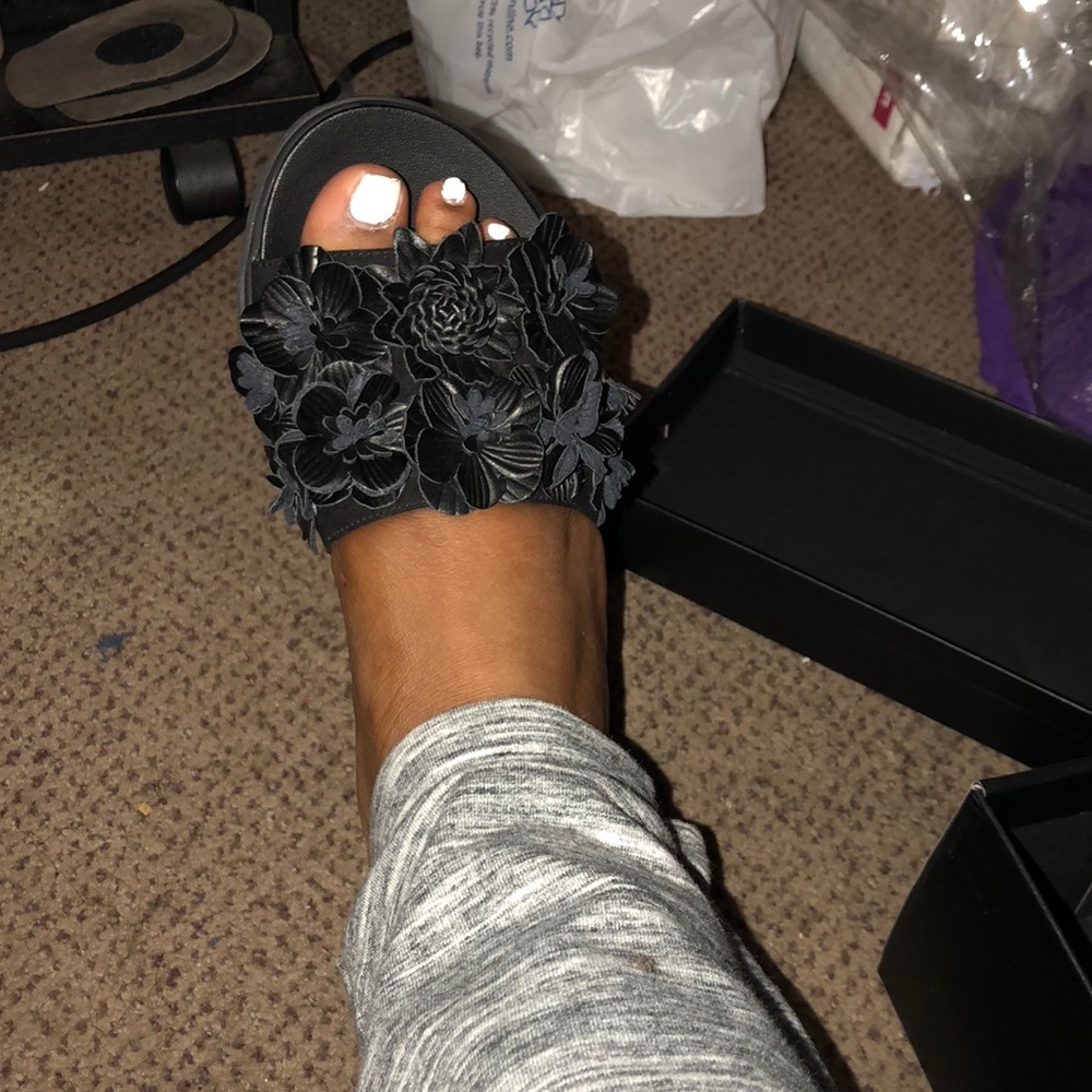 Sandals - Picture 4 of 4